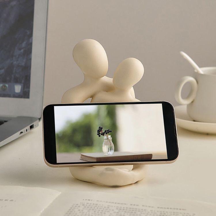 Heartwarming Loving Couple Resin Statue - A Timeless Modern Home Decor Accent For Bookshelves, Office Desks Gift